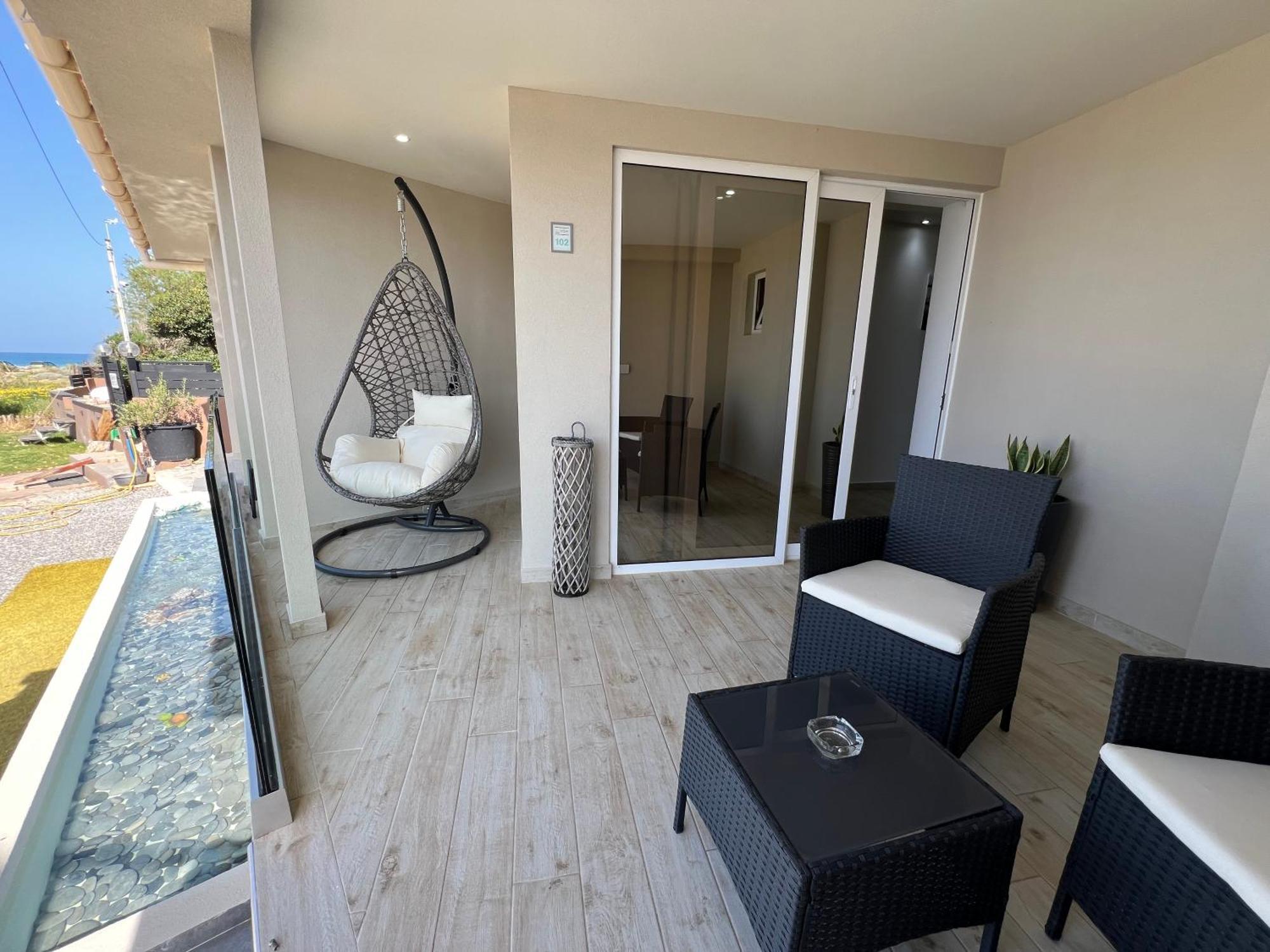 Sea View Apts & Suites By Pachiplex มาเลีย ภายนอก รูปภาพ