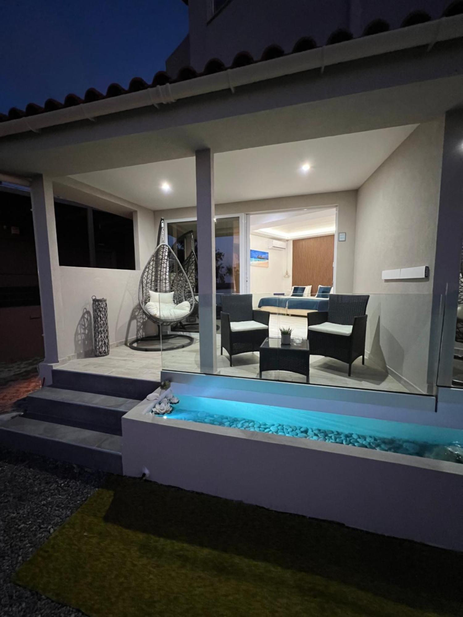 Sea View Apts & Suites By Pachiplex มาเลีย ภายนอก รูปภาพ