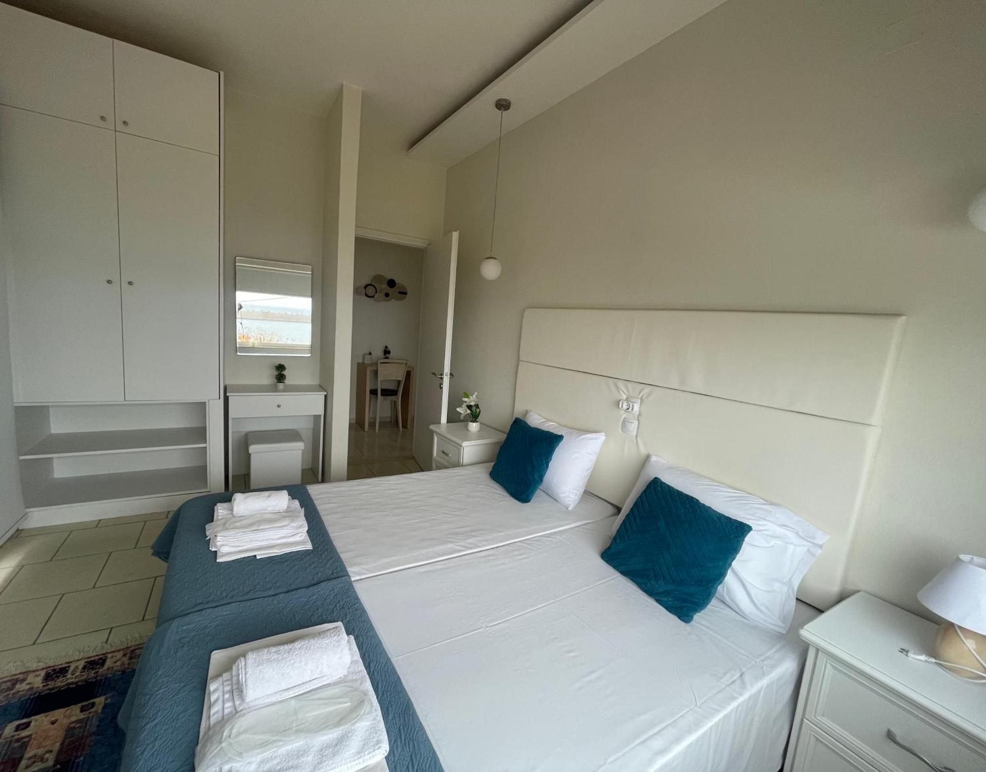 Sea View Apts & Suites By Pachiplex มาเลีย ภายนอก รูปภาพ